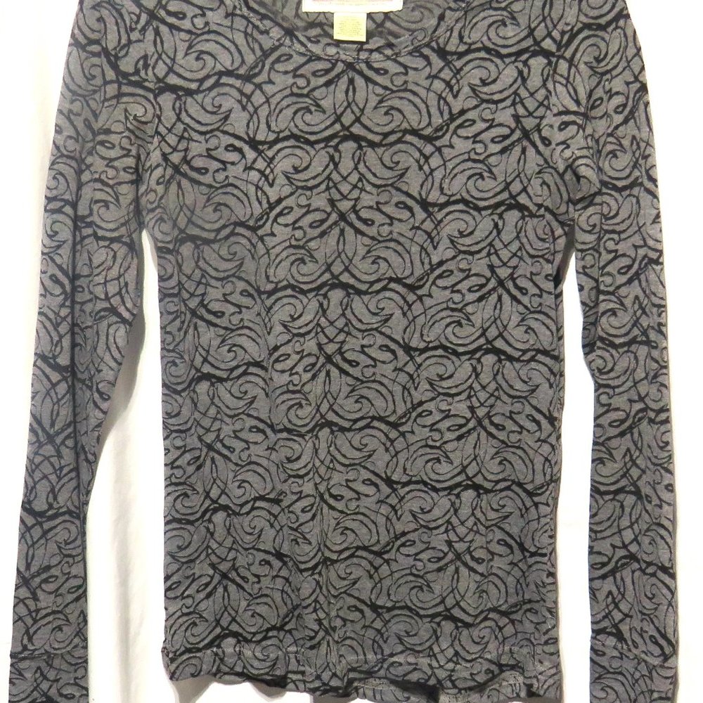 Aventura grey and black long-sleeved tee size S